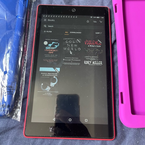 Amazon Fire 8 Tablet 8th generation in Red with two silicone covers - never used - Picture 3 of 3